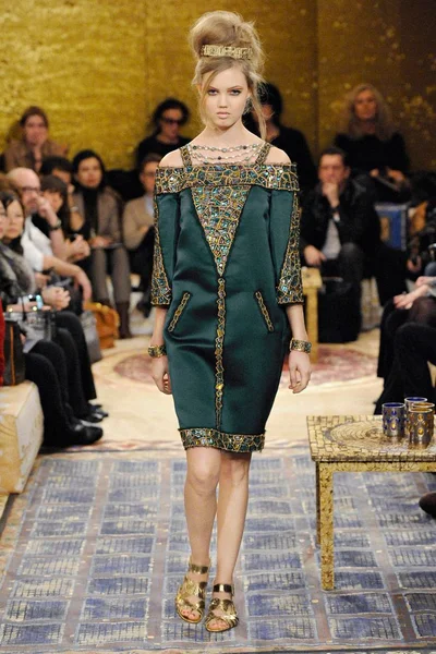Look 19
